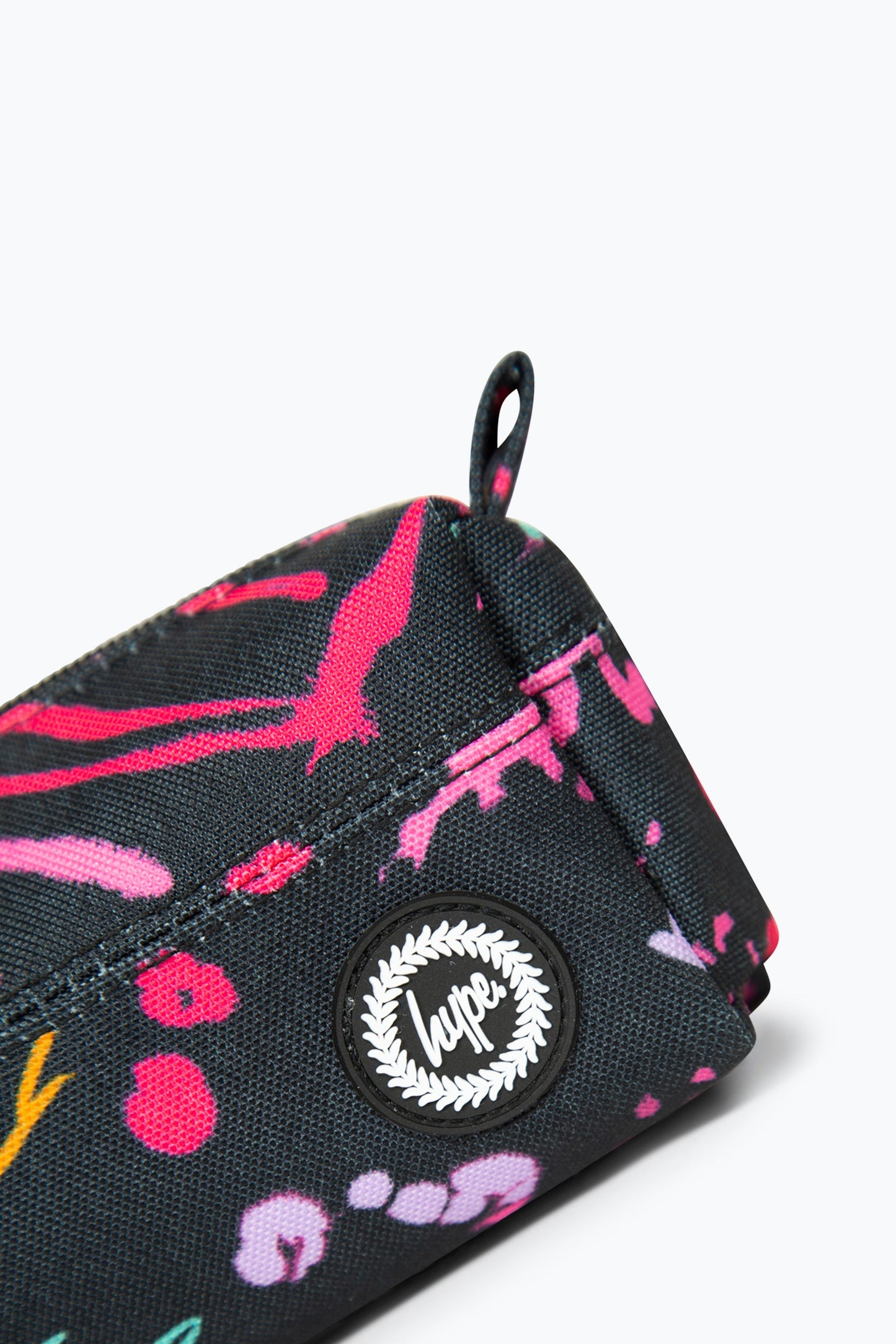 HYPE BLACK SCRATCHES PENCIL CASE