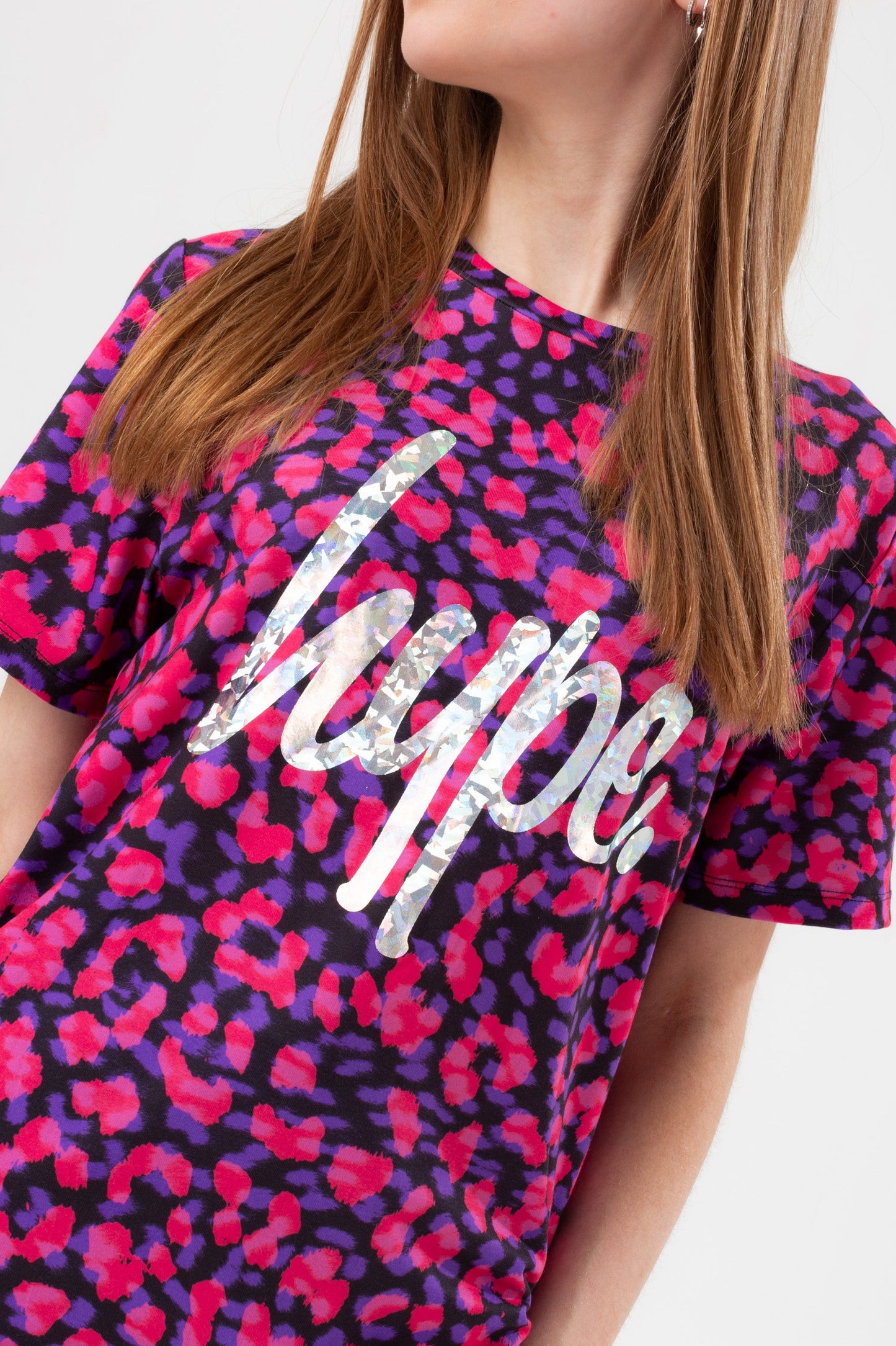 HYPE GIRLS PURPLE NEON CHEETAH FOIL SCRIPT T-SHIRT