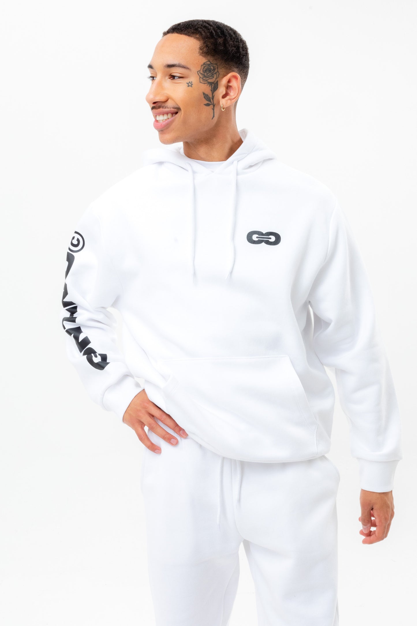 CONTINU8 WHITE OVERSIZED HOODIE