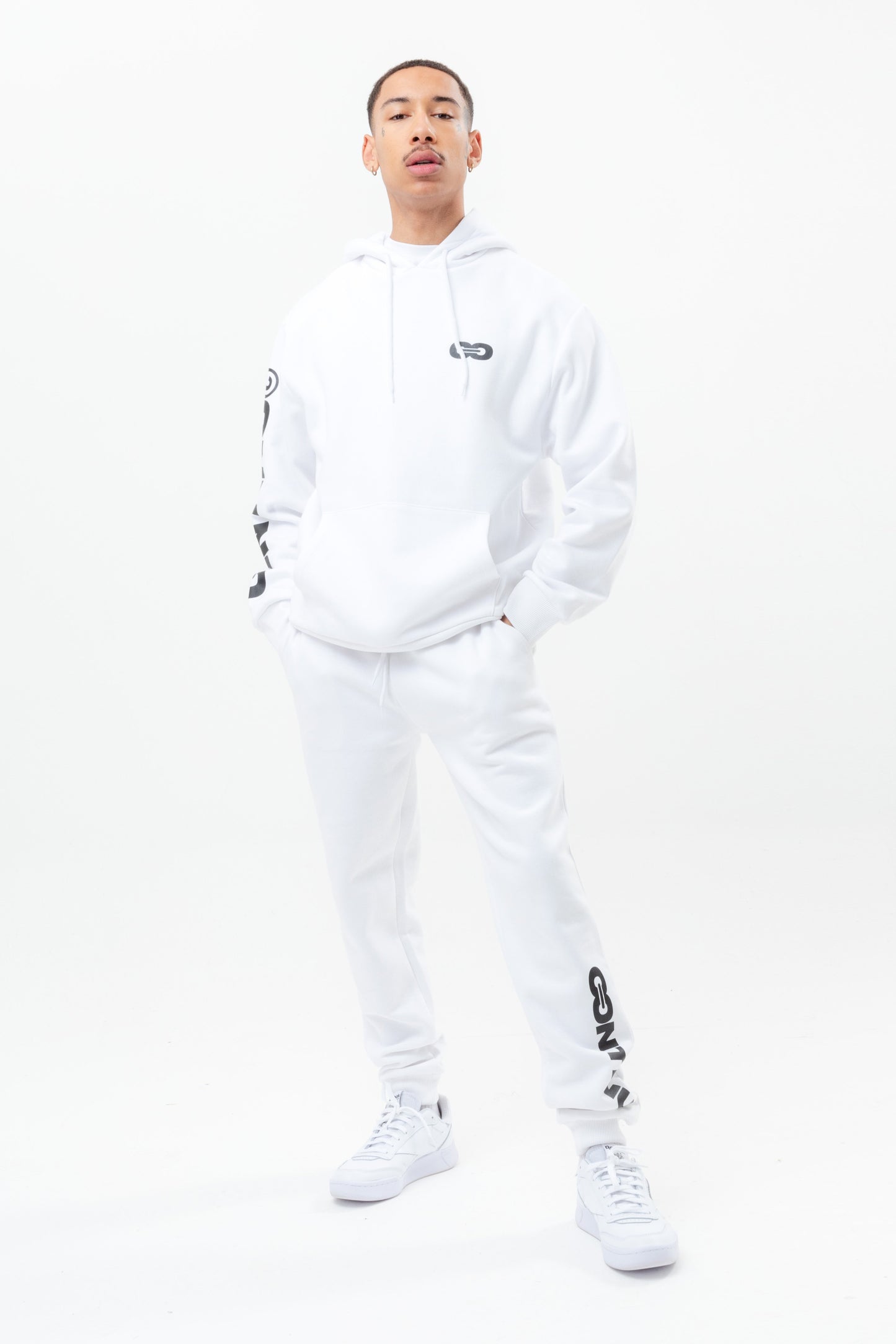 CONTINU8 WHITE OVERSIZED HOODIE