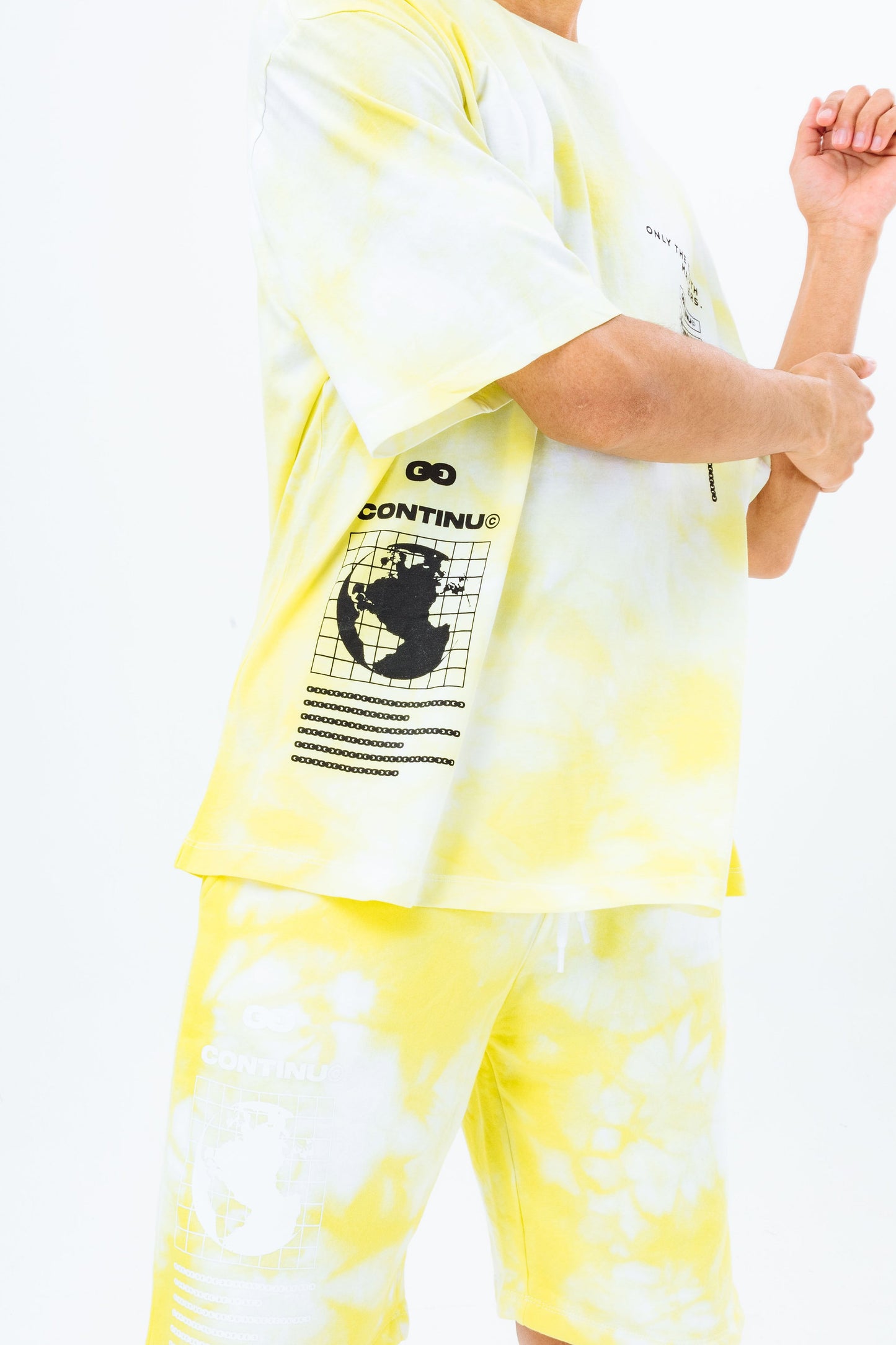 CONTINU8 YELLOW OVERSIZED PRINT T-SHIRT