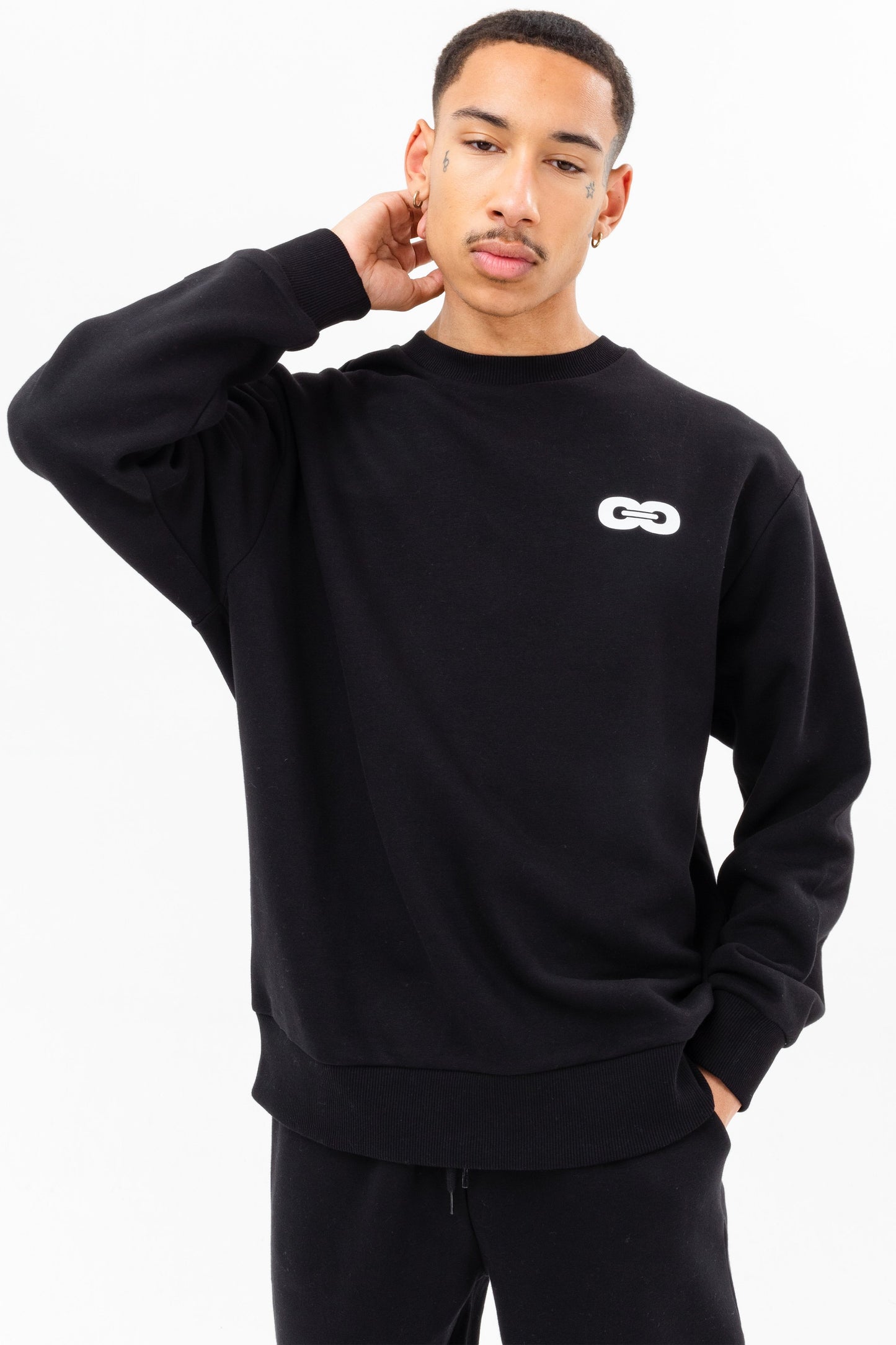 CONTINU8 BLACK SWEATSHIRT