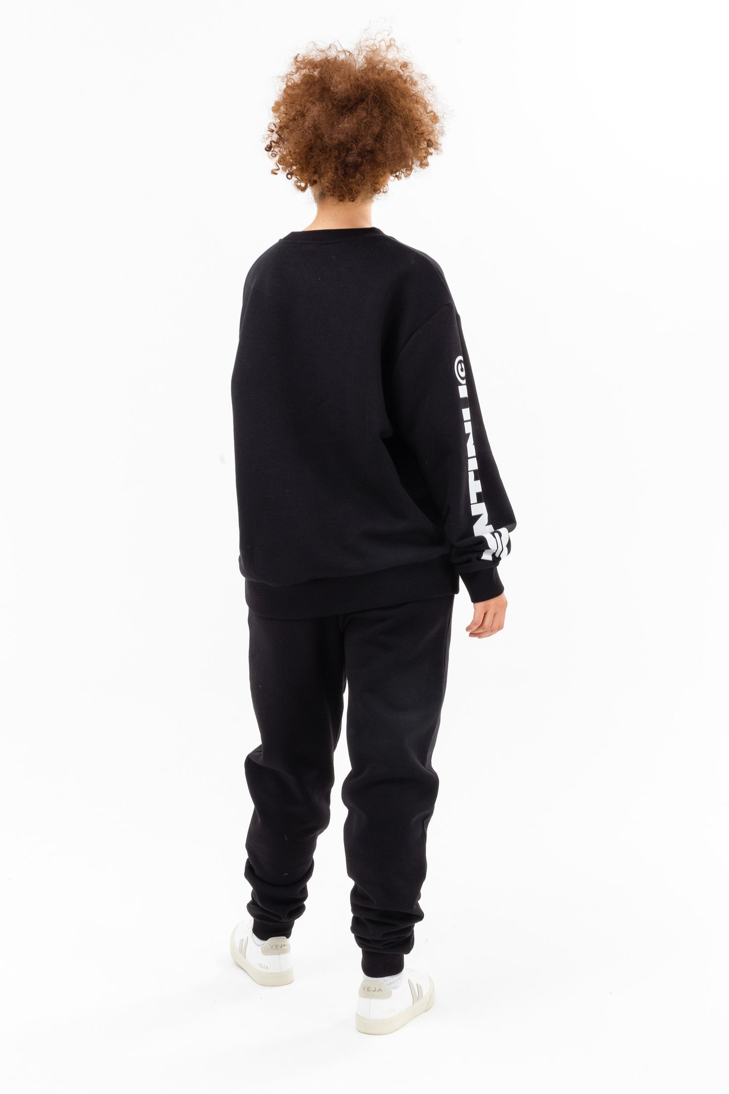 CONTINU8 BLACK SWEATSHIRT