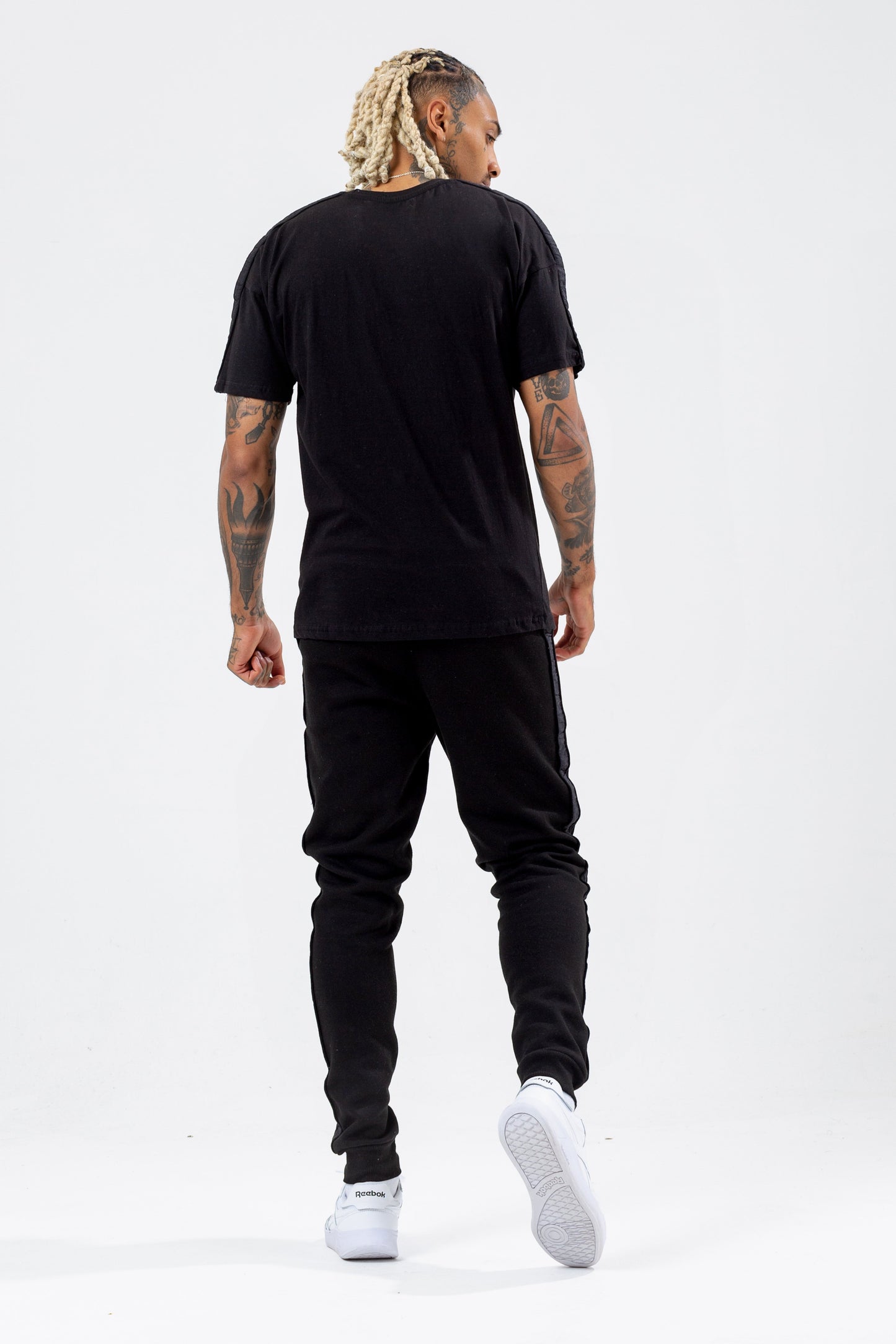 HYPE BLACK TONAL TAPE SCRIBBLE LOGO MEN'S OVERSIZED T-SHIRT