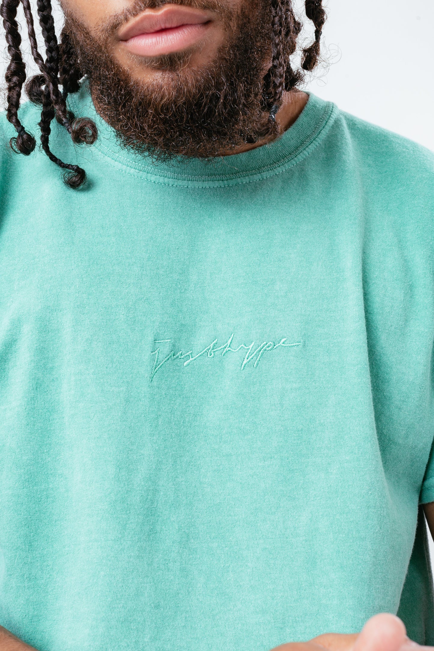 HYPE EMERALD SCRIBBLE LOGO EMBROIDERY MEN'S T-SHIRT