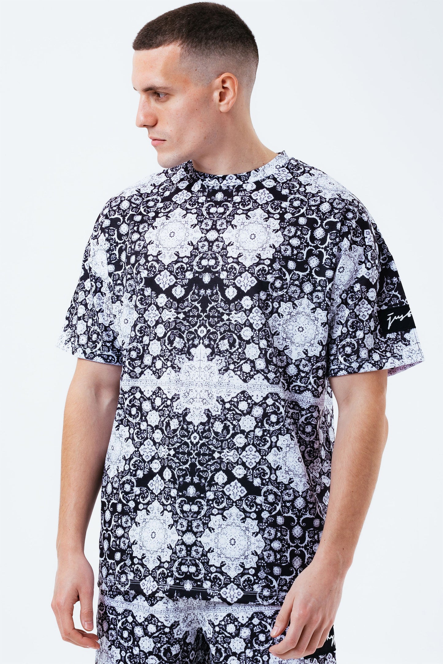 HYPE MONO TILE MEN'S OVERSIZED T-SHIRT