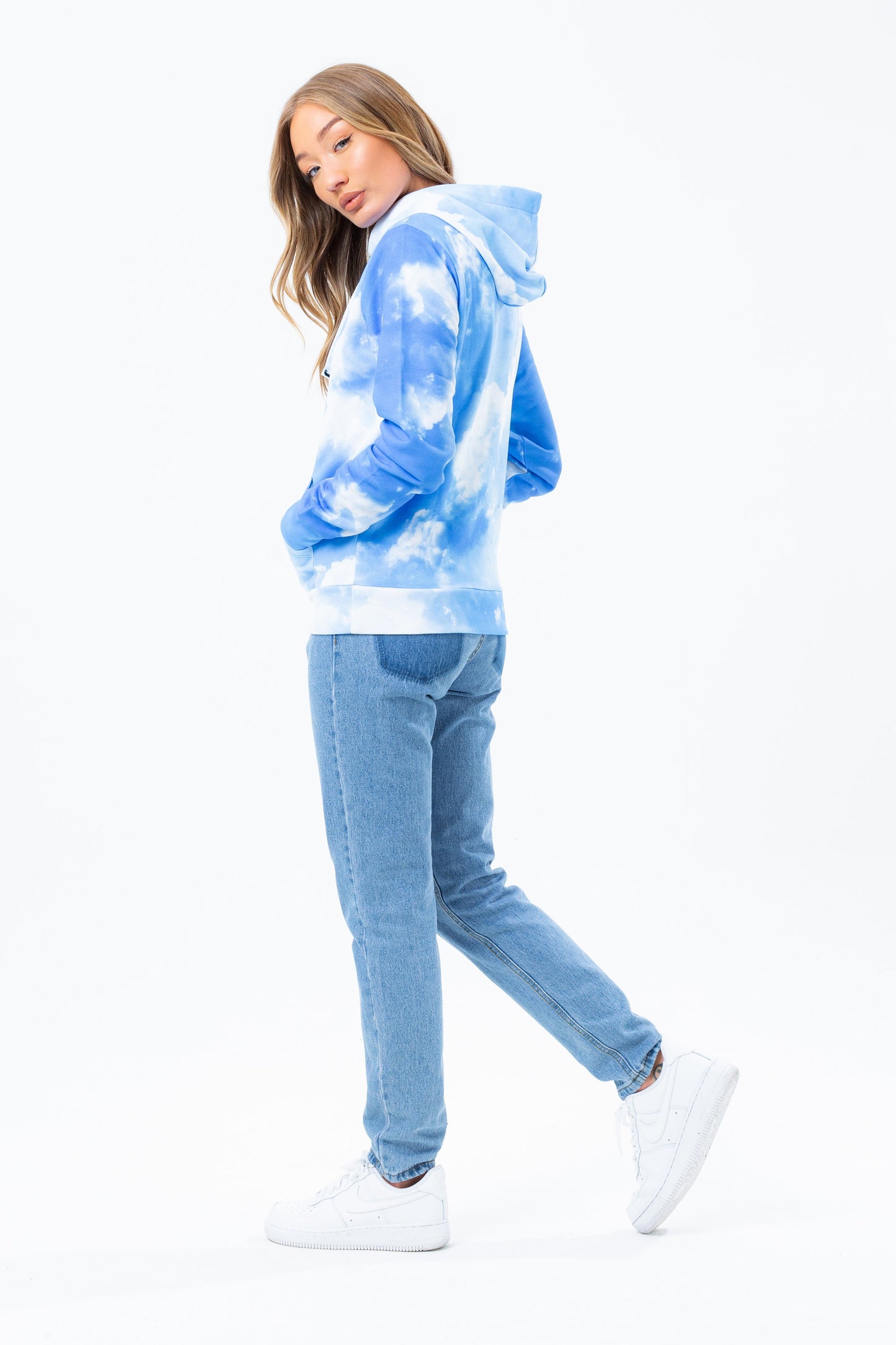 HYPE CLOUDS WOMEN'S PULLOVER HOODIE