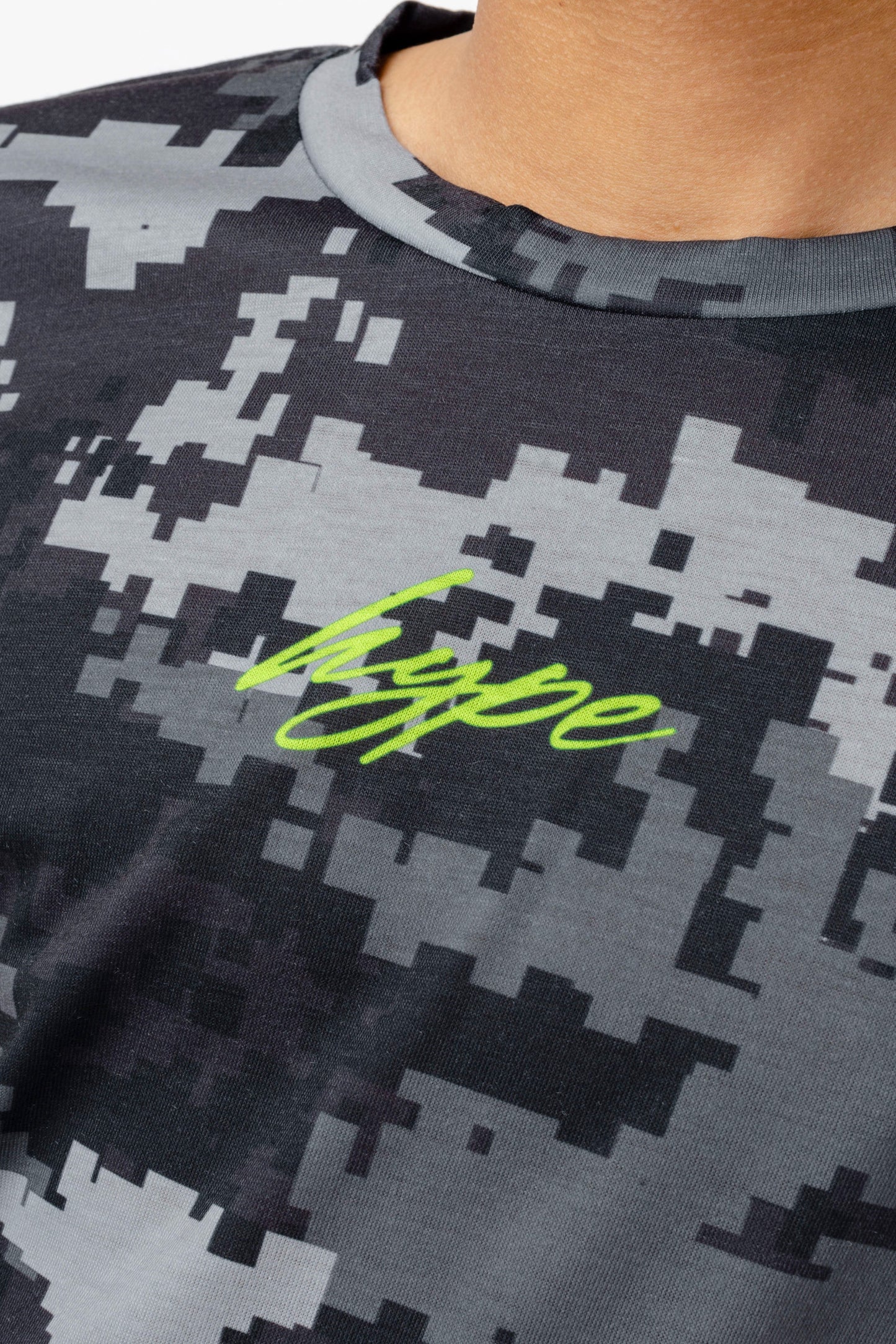 HYPE BOYS BLACK PIXEL CAMO SCRIBBLE T-SHIRT