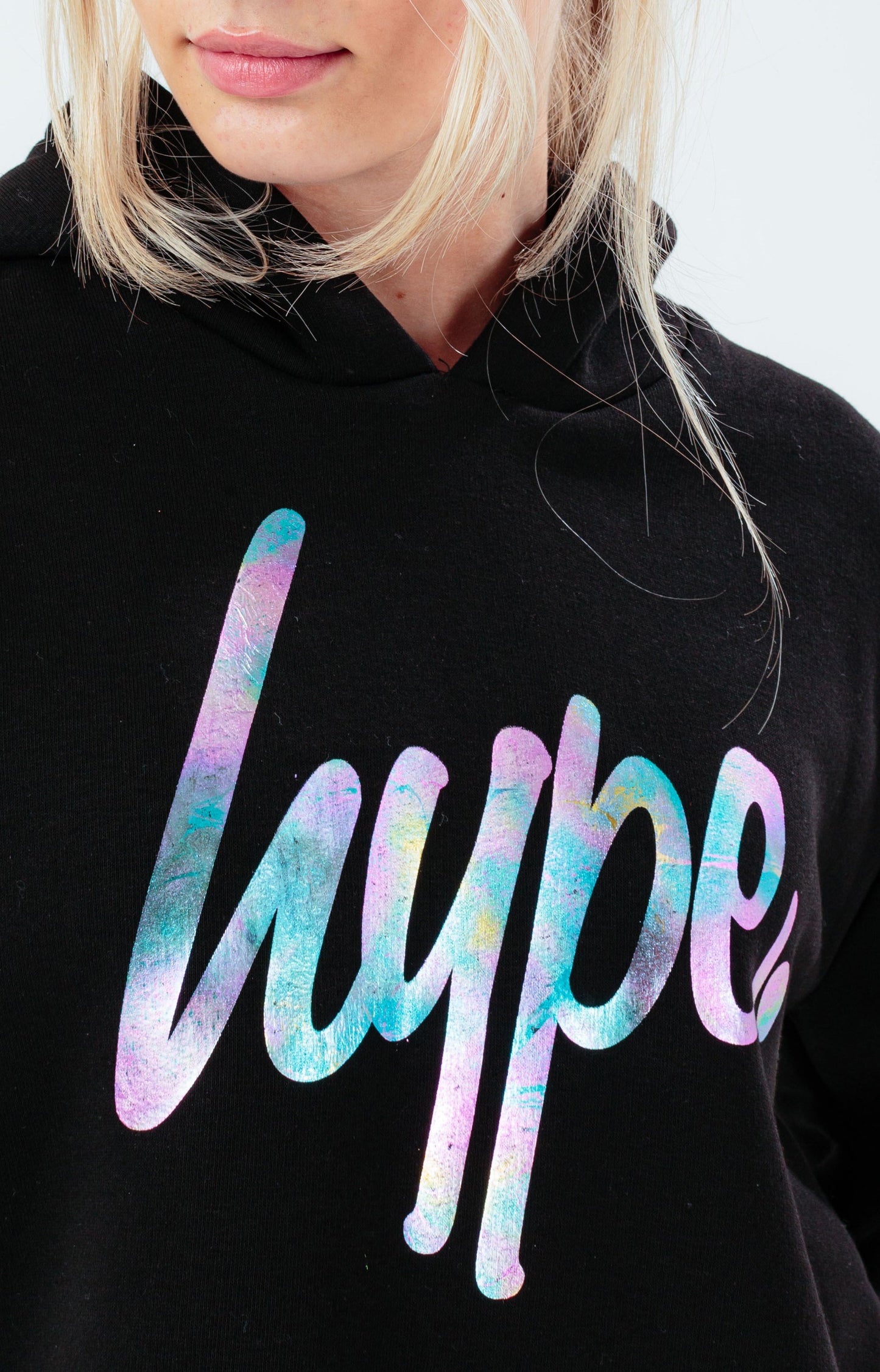 HYPE BLACK HOLO GIRLS CROP HOODIE